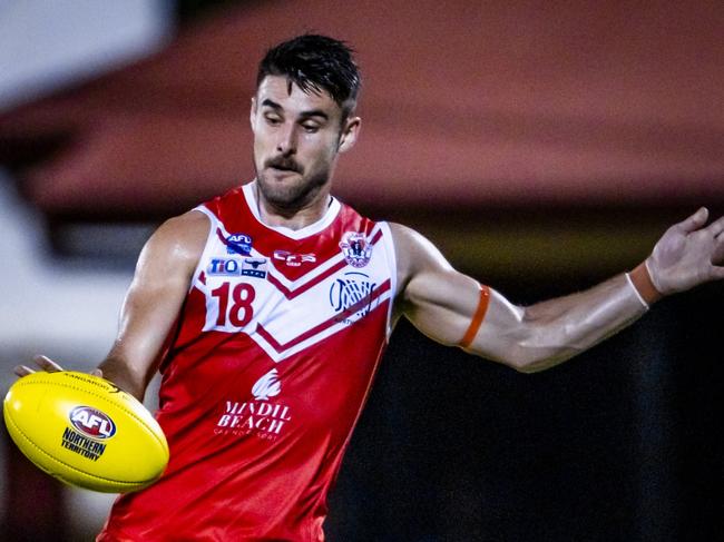 Waratah midfielder Robbie Turnbull with ball in hand in the 2023-24 NTFL season. Picture: Patch Clapp / AFLNT Media