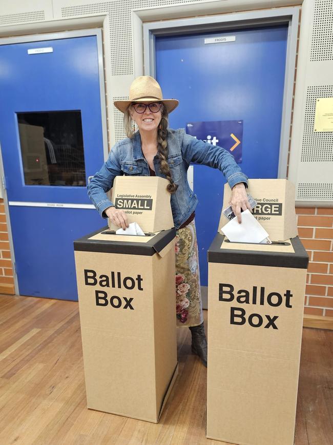 Cessnock Greens Llynda Nairn at the polling booth on Saturday 14th September. Supplied