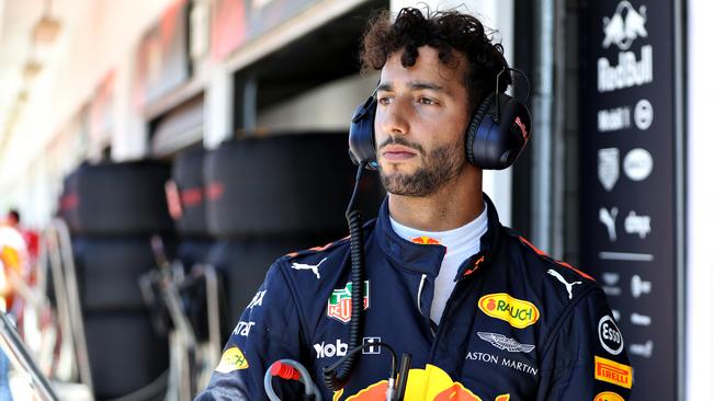Daniel Ricciardo has issued Red Bull an ultimatum.