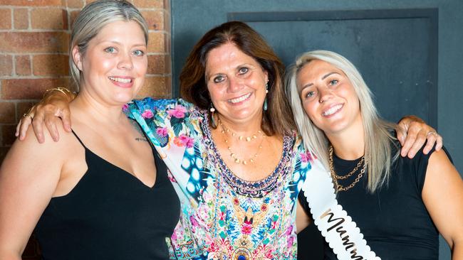 Katrina Gorry with mum Linda and sister Manda. Source: Ann Odong/Football Australia.