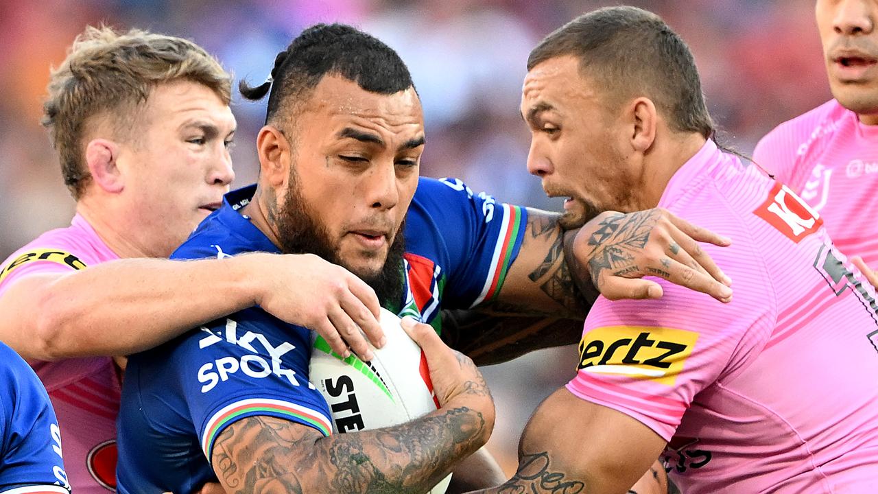 BRISBANE, AUSTRALIA - MAY 06: Addin Fonua-Blake of the Warriors is tackled during the round 10 NRL match between the New Zealand Warriors and Penrith Panthers at Suncorp Stadium on May 06, 2023 in Brisbane, Australia. (Photo by Bradley Kanaris/Getty Images)