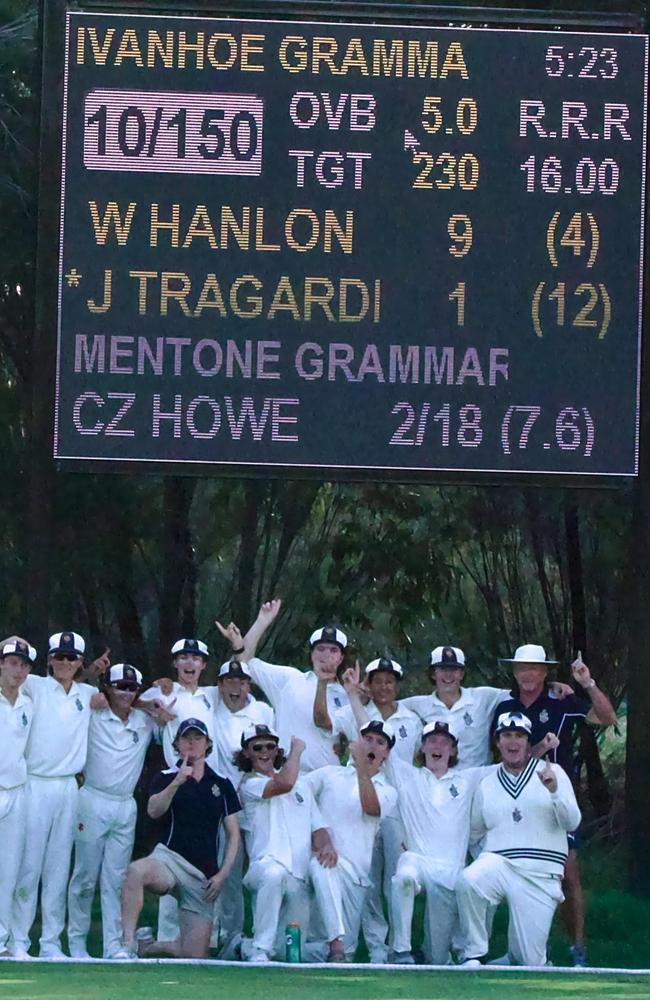 The Mentone Grammar team after defeating Ivanhoe Grammar.