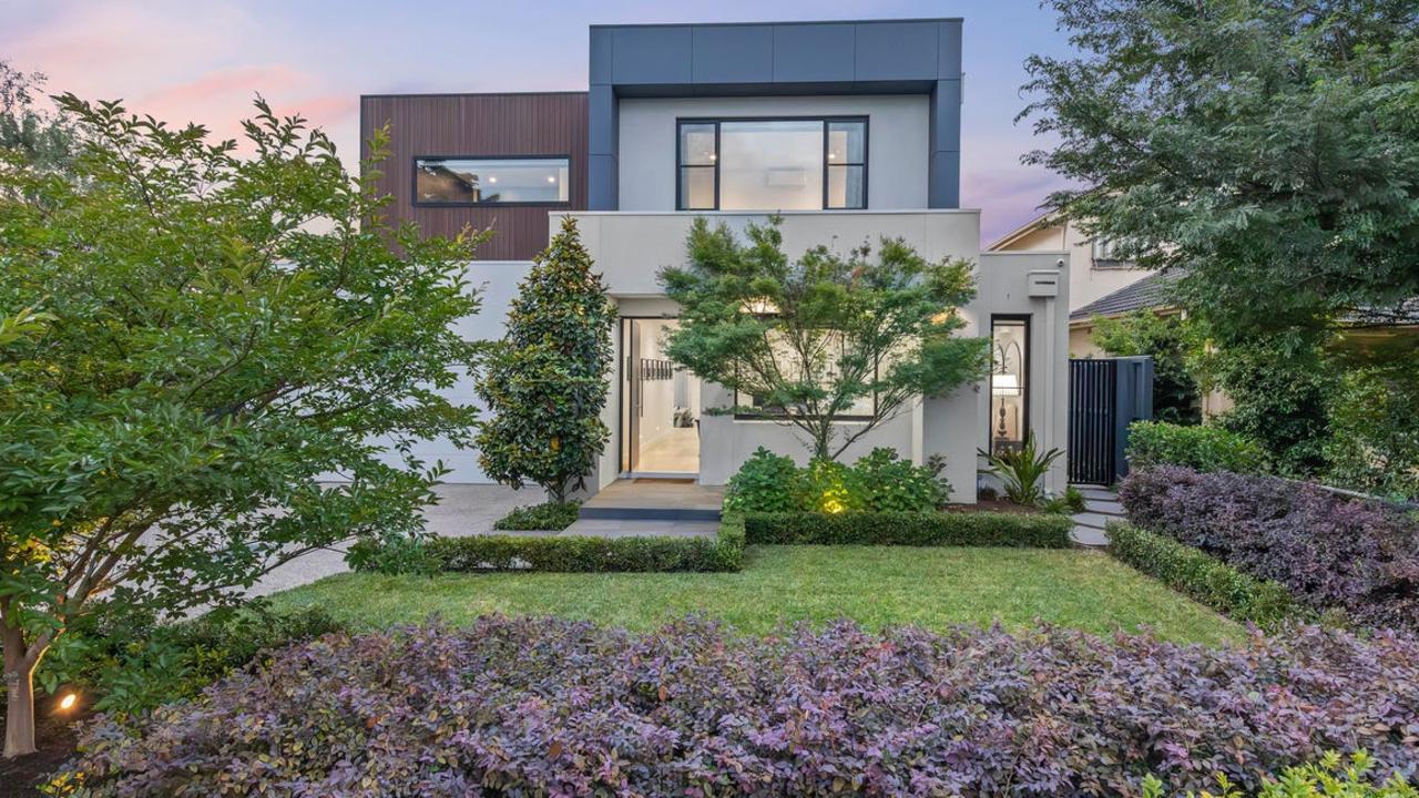 1 Bournian Ave, Strathmore also sold in December for $3.551m.