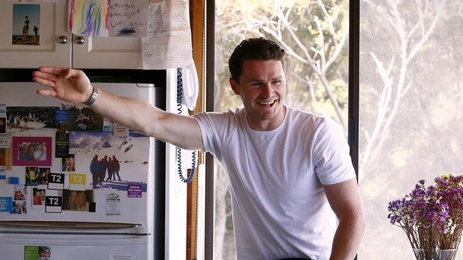 Patrick Dangerfield Moggs Creek with pet bird Dudley Picture:Wayne Ludbey