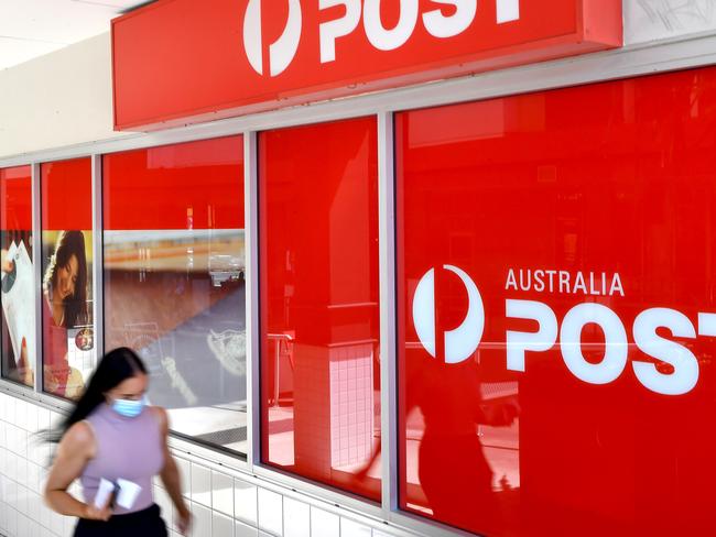 BRISBANE, AUSTRALIA - NewsWire Photos September 20, 2021: Australia Post, Woolloongabba.Australia Post is desperately recruiting for 5000 jobs.Picture: NCA NewsWire / John Gass