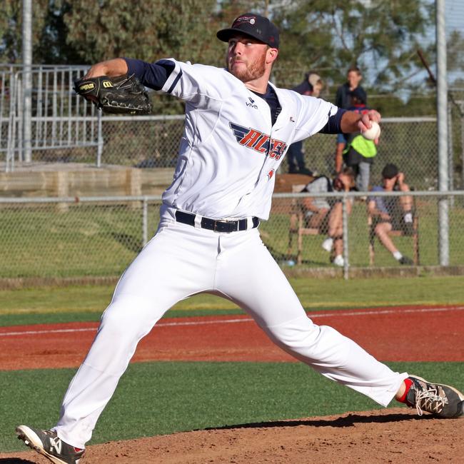 Daniel McGrath pitching for Melbourne Aces.