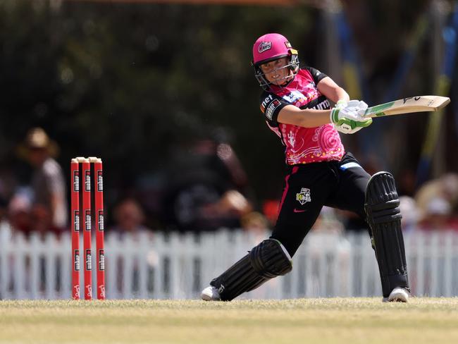 PERTH, AUSTRALIA - OCTOBER 31: Alyssa Healy of the Sixers bats during the Women's Big Bash League match between the Perth Scorchers and the Sydney Sixers at Lilac Hill, on October 31, 2021, in Perth, Australia. (Photo by Paul Kane/Getty Images)