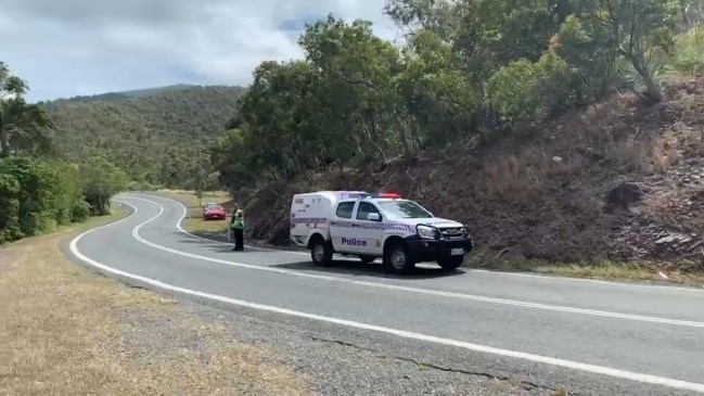 Head-on collision blocks Shute Harbour Rd