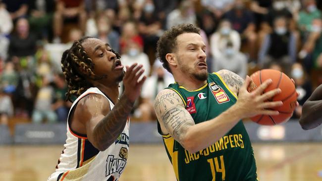 Josh Adams of the Jack Jumpers and Tahjere McCall of the Cairns Taipans during the NBL Blitz match between the Tasmania Jackjumpers and the Cairns Taipans. (Photo by Sarah Reed/Getty Images)