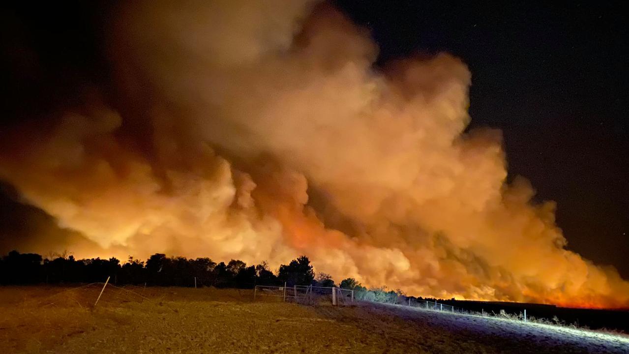 An emergency bushfire warning is in place for Ocean Farms Estate, Seaview Park and surrounding areas. Picture: Facebook/Nikki Woods