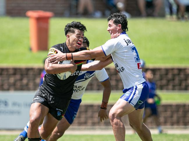 Poutoa Hotere-Papalii tries to break free. Picture: Julian Andrews