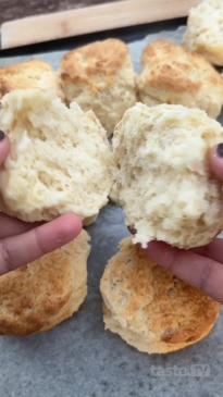 3-ingredient Prosecco scones