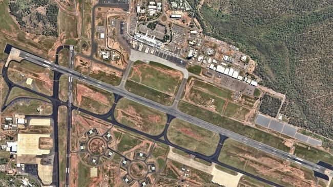 Darwin Airport’s full runway. Aerial imagery by Nearmap.