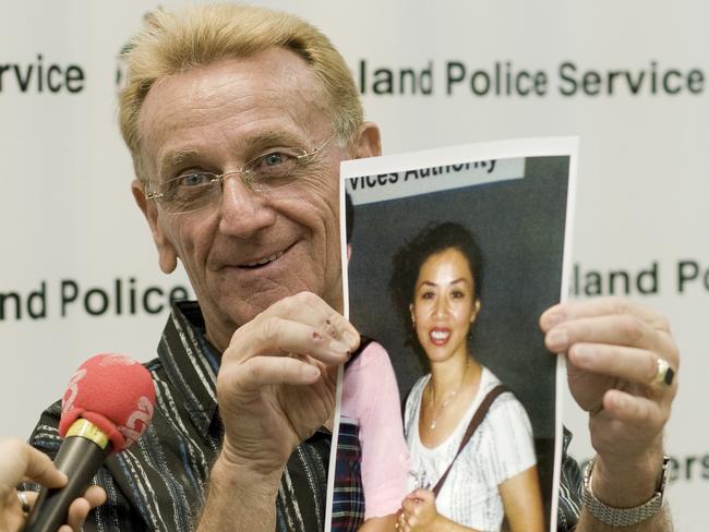 Klaus Andres at a media conference asking for help to find his wife. He had already killed her and dissolved her body in acid.