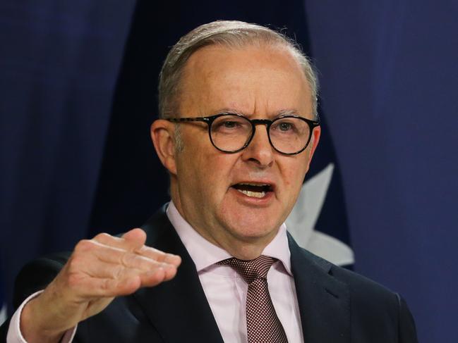 SYDNEY, AUSTRALIA: Newswire Photos: JANUARY 03 2024: Prime Minister Anthony Albanese addresses the media in a press conference in the Sydney Parliament Offices today. Photo by: NCA Newswire/ Gaye Gerard