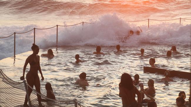 Thousands are expected to hit Sydney’s beaches amid heatwave conditions. Picture: John Grainger