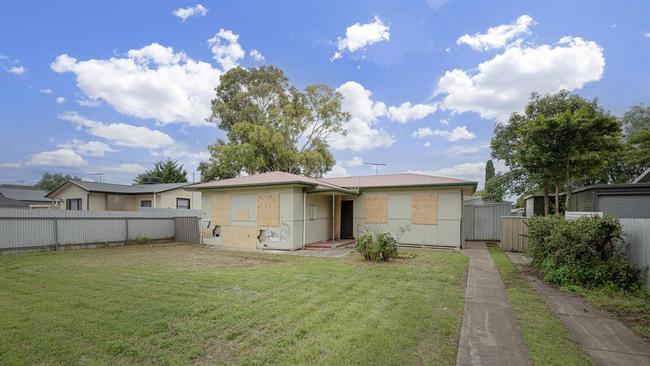 This three bedroom property at 31 Gayland Rd, Elizabeth Downs, was sold for $250,000 by Smallcombe Sanderson at auction. Picture: realestate.com.au