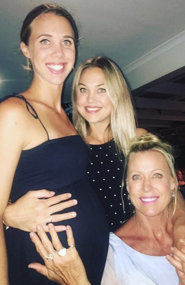 Morgan Kenny (left) with her late sister Jaimi (centre) and their mother, Olympian Lisa Curry (right).