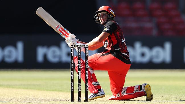 Josie Dooley launches into one for the Renegades. Picture: Getty Images