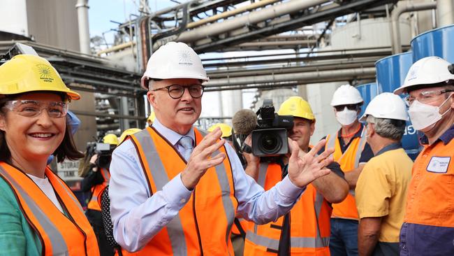 Labor leader Anthony Albanese visits Manildra Shoalhaven Starches in Bomaderry with the Member for Gilmore Fiona Phillips. Picture: Toby Zerna