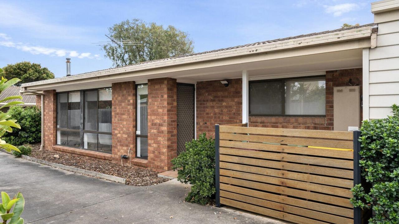 1/140 Newcombe St, Portarlington is listed for sale.