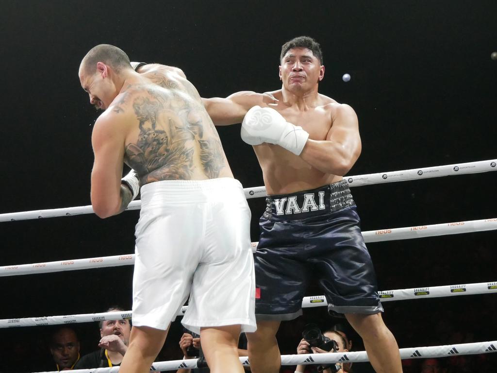 Reagan Campbell-Gillard def Jason Taumalolo by split decision (29-28 x 2, 28-29) at the Battle of the Reef fight night at the Townsville Entertainment and Convention centre, October 7 2023. Picture: Blair Jackson.