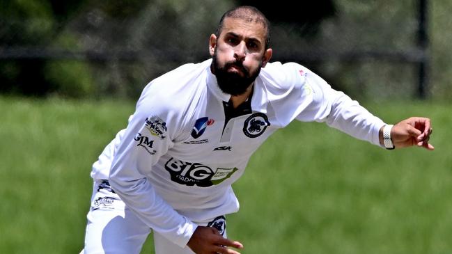 Fawad Ahmed in action for Hoppers Crossing. Picture: Andy Brownbil