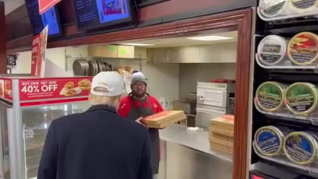 Trump Delivers Pizza to Firefighters on Eve of Iowa Caucuses | The ...