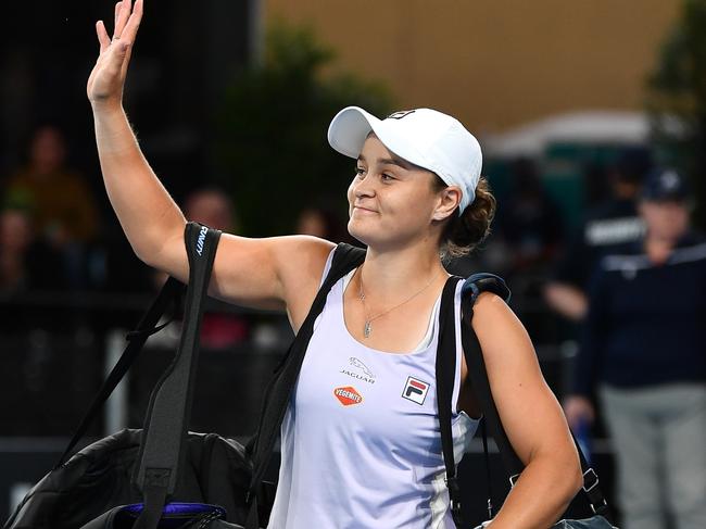 ADELAIDE, AUSTRALIA - FEBRUARY 24: Ashleigh Barty of Australia acknowledges the crowd after losing  her match against Danielle Collins of the USA on day three of the Adelaide International WTA 500 at Memorial Drive on February 24, 2021 in Adelaide, Australia. (Photo by Mark Brake/Getty Images)