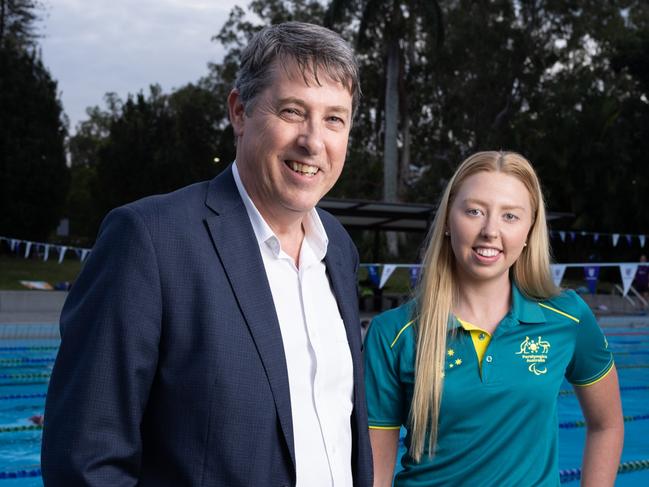 University of Queensland Paralympics Australia Partnership, Professor Bruce Abernethy and Paralympic swimmer Lakeisha Patterson Picture supplied by The University of Queensland