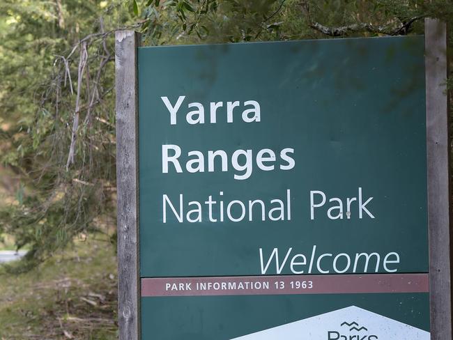 Stock Images: Yarra Ranges National Park sign, McMahons Creek, Woods Point Road, beside the Yarra River and Mcmahons Creek.