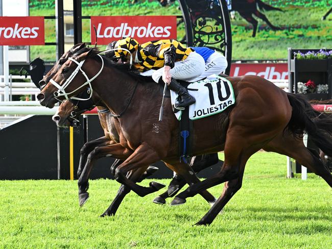 Joliestar edges out Zavastro in a thrilling finish to the Kingsford Smith Cup Picture: Grant Peters