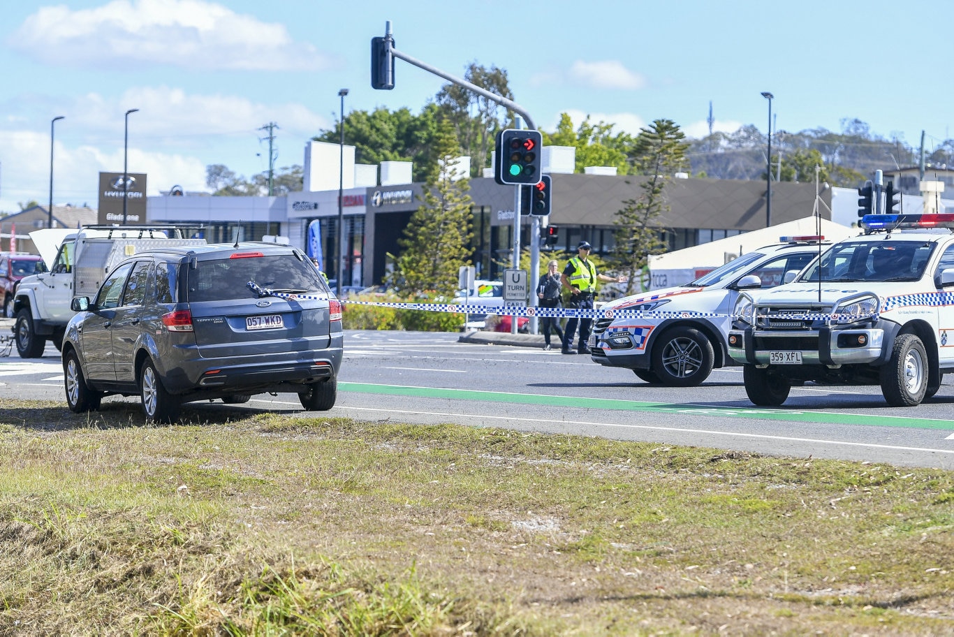 An incident occured on the corner of Dawson Highway and Aerodrome Road at around midday after an escaped prisoner allegedly attempted to flee from police.