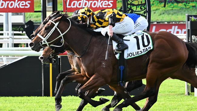 Joliestar snatches victory from Zarastro (inside) in a thrilling finish to the Kingsford Smith Cup. Picture: Trackside Photography