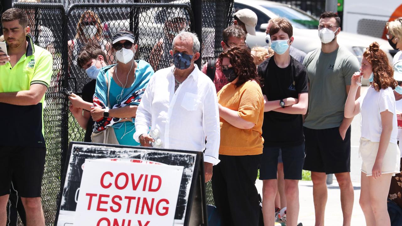 The COVID testing lines outside Gold Coast University Hospital. Photograph: Jason O'Brien