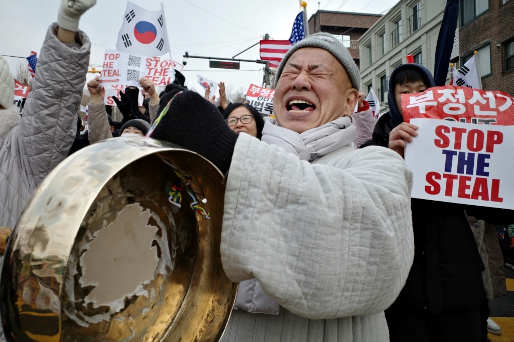 South Korea investigators get new warrant to arrest President Yoon