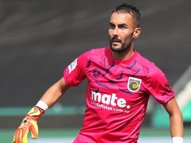 Mark Birighitti of Central Coast Mariners during the Round 15 A-League match between Western United FC and Central Coast Mariners at GMHBA Stadium in Geelong, Sunday, January 19, 2020. (AAP Image/George Salpigtidis) NO ARCHIVING, EDITORIAL USE ONLY