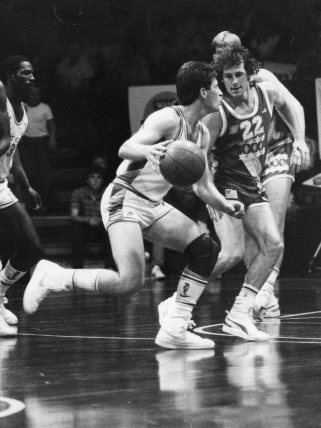 Darryl Pearce in action against the Brisbane Bullets in 1986.