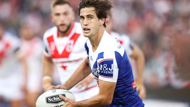 SYDNEY, AUSTRALIA - APRIL 14: Lachlan Lewis of the Bulldogs runs the ball during the round five NRL match between the St George Illawarra Dragons and the Canterbury Bulldogs at WIN Jubilee Stadium on April 14, 2019 in Sydney, Australia. (Photo by Mark Kolbe/Getty Images)