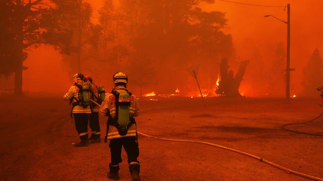 The firefront at Balmoral, south west of Sydney.