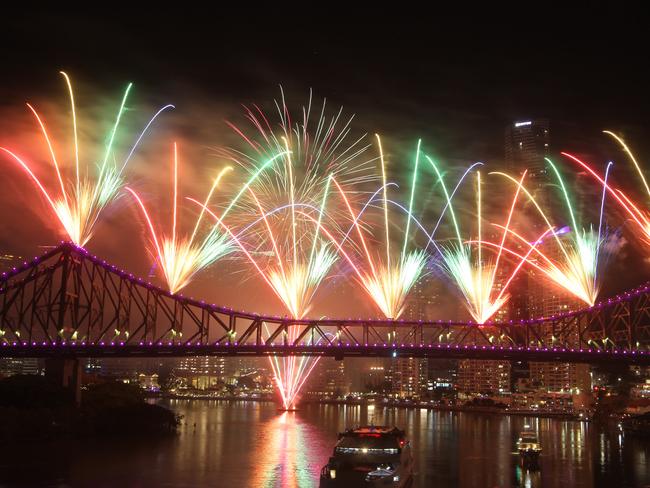 BRISBANE, AUSTRALIA. NewsWire Photos. AUGUST 31, 2024. Colour and atmosphere at Riverfire on Saturday night, as the city is dazzled by fireworks and an aerobatic demonstration by the ADF. Picture: NewsWire/ Richard Gosling