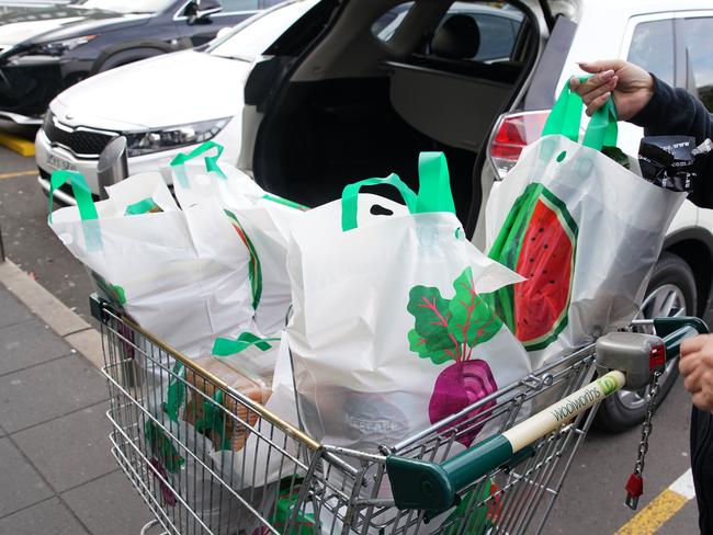 Woolies to stop selling reusable plastic bags