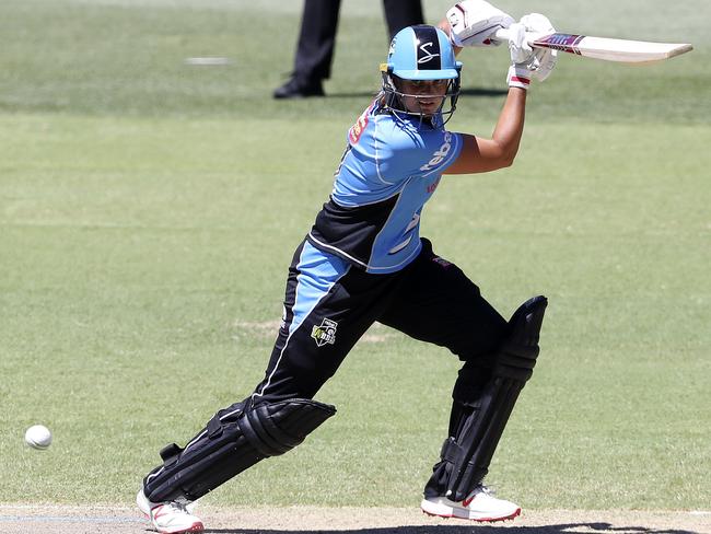 Adelaide Strikers captain Suzie Bates at the Adelaide Oval crease during the 2018/19 WBBL season. Picture SARAH REED