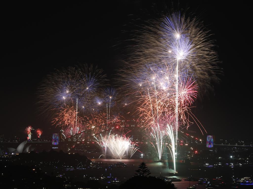 The 9pm NYE Fireworks seen from Dover Heights. Pictures: Toby Zerna 