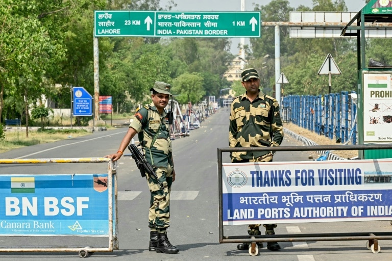Pakistan tests missile weapons system amid India standoff