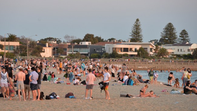 The @2xutriathlonseries finally returned today at Elwood Beach for