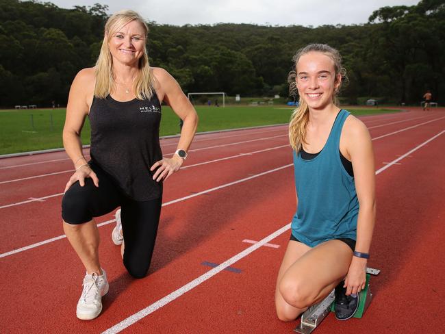 13-02-20- Melinda Gainsford-Taylor at Sydney Sport Academy - with runners that she trains  Sally Priest (15yrs Old). Picture By Ryan Osland