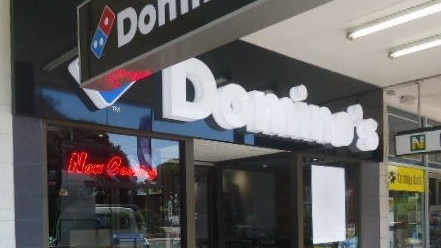 Despite Simon’s repeated complaints about the pizza at Domino’s, he continued to return to the store while drunk.