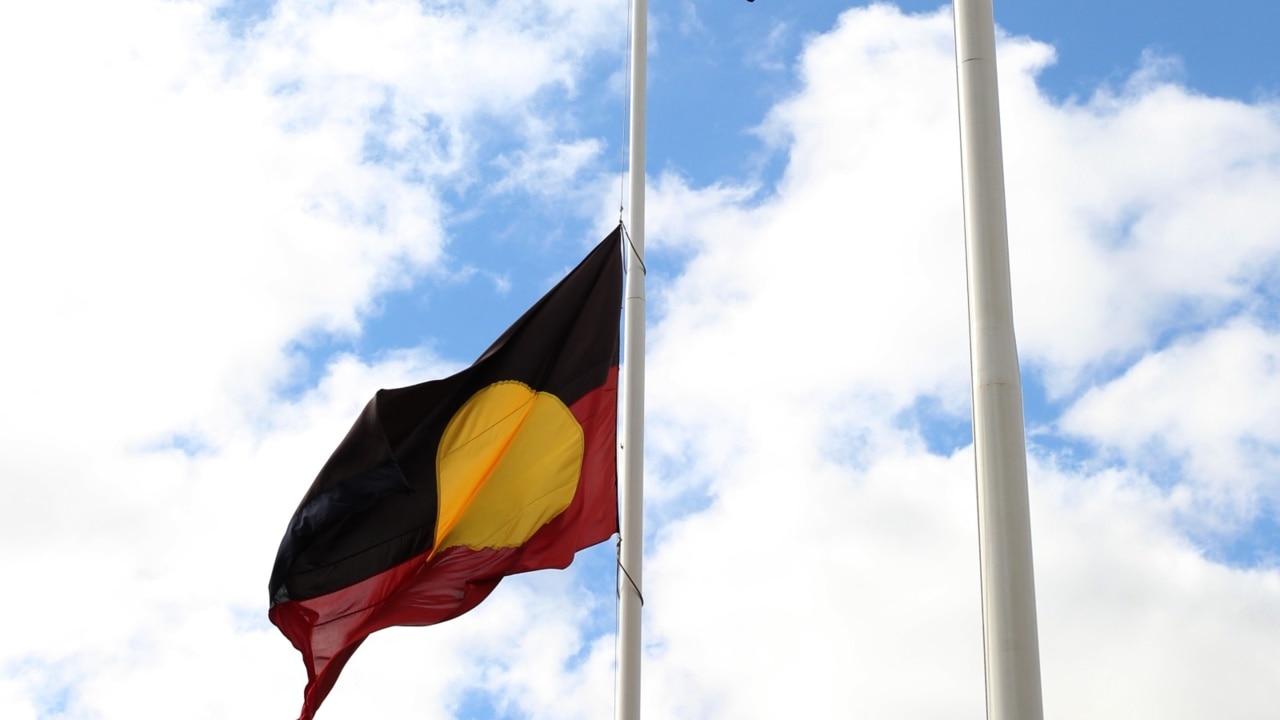 Indigenous Leader Yunupingu has died at age 74