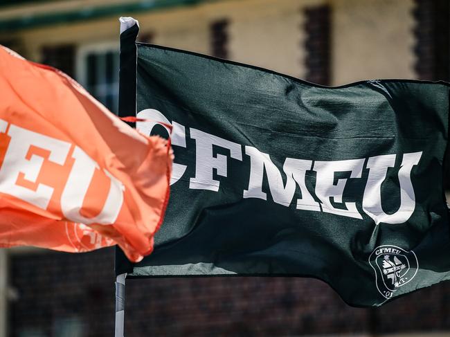 NCA NEWSWIRE BRISBANE AUSTRALIA 18/09/2023A generic photo of a CFMEU Flag outside a work site.Picture: Glenn Campbell/NcaNewsWire